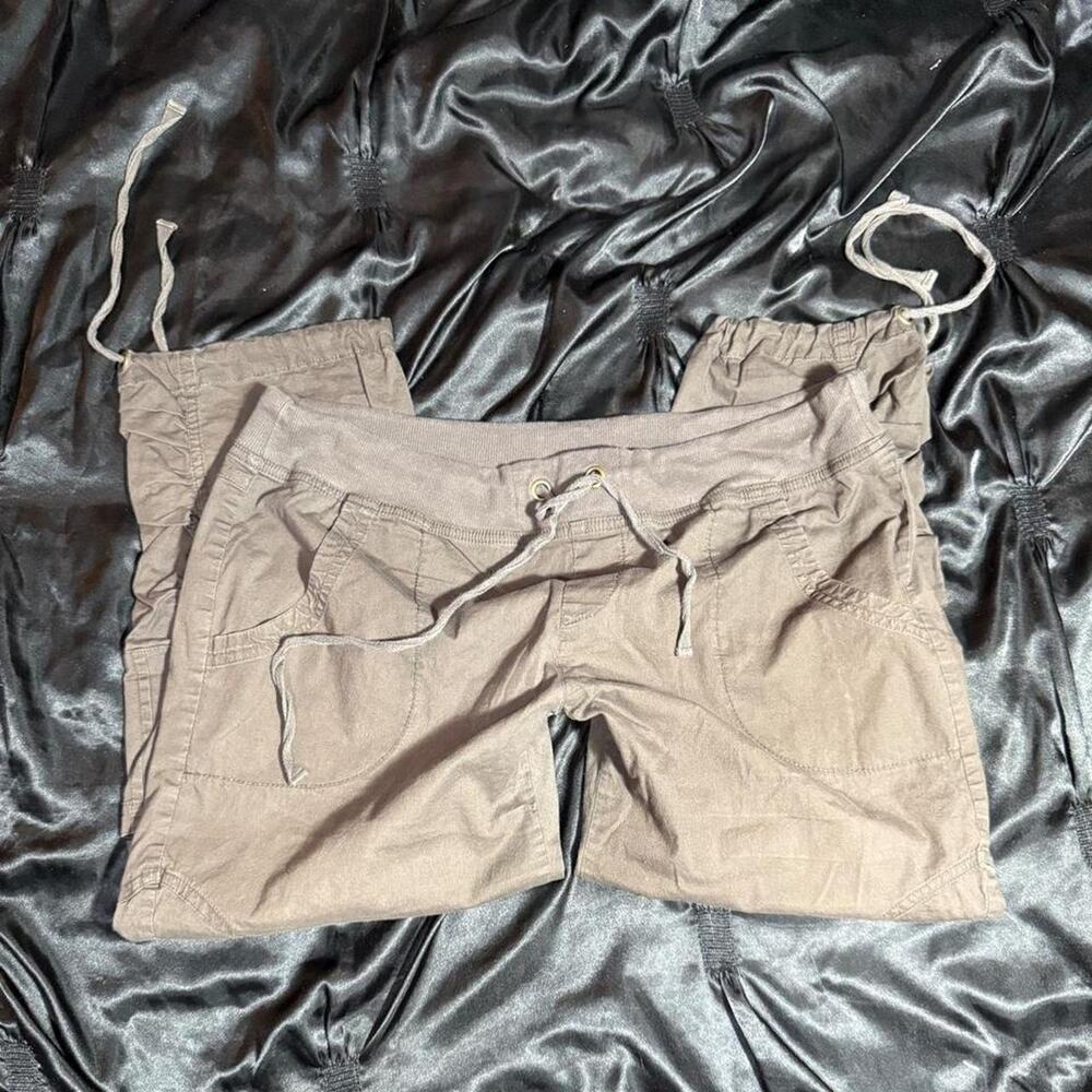 Y2k tan cargo capri pants